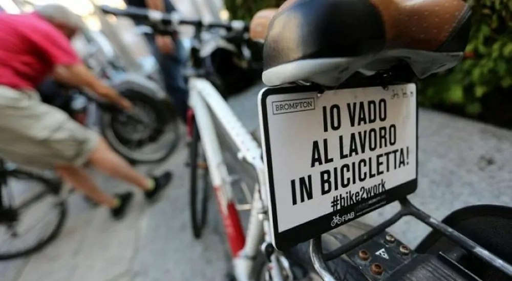 Andare bicicletta lavoro iniziare